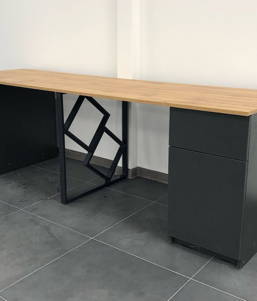 Mobilier de birou la comandă realizat de Damasc Home