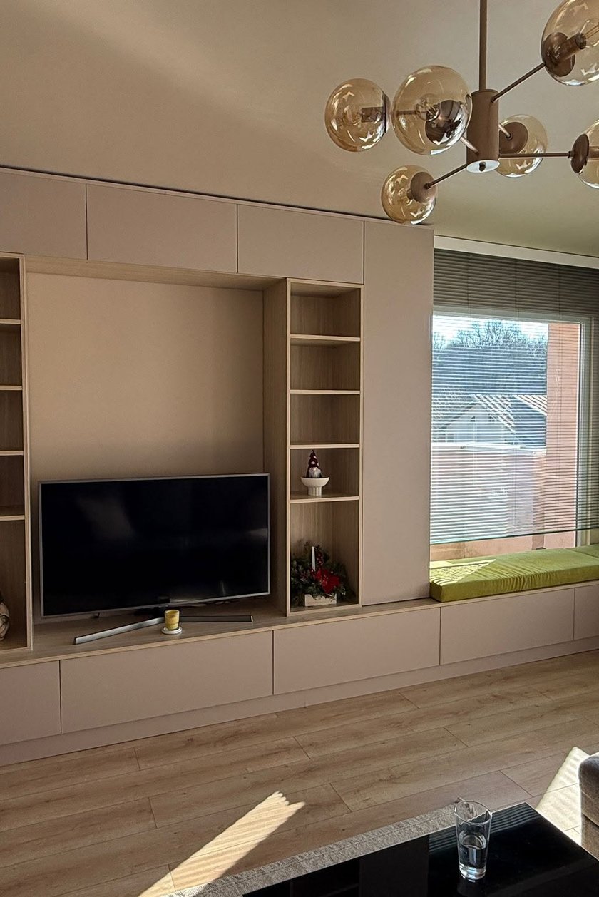 Mobilă living la comandă realizată de Damasc Home
